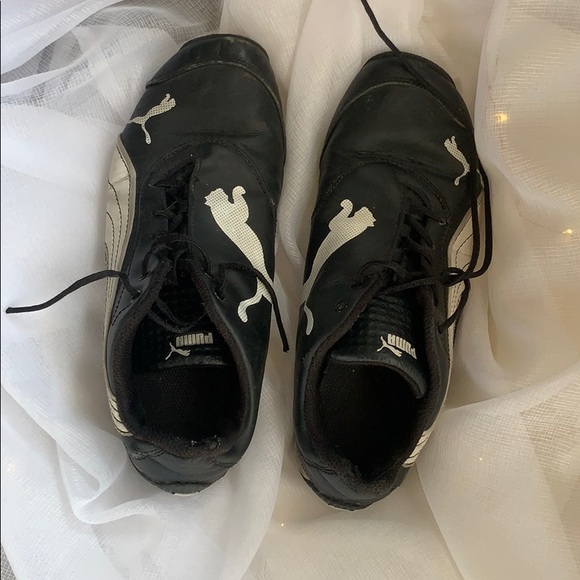Black Puma shoes - Picture 1 of 3